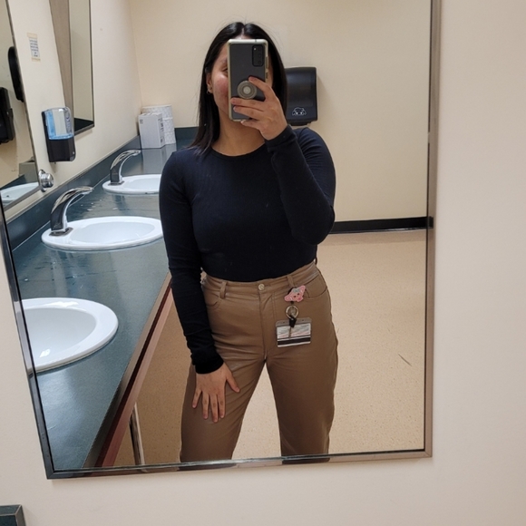 Aritzia Wilfred Melina Cropped Pant - Picture 7 of 7